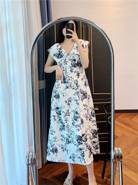 Secret Garden Midi Dress herlipto