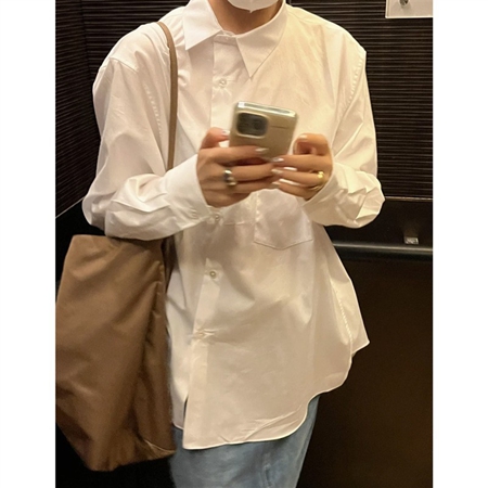 ベージュ