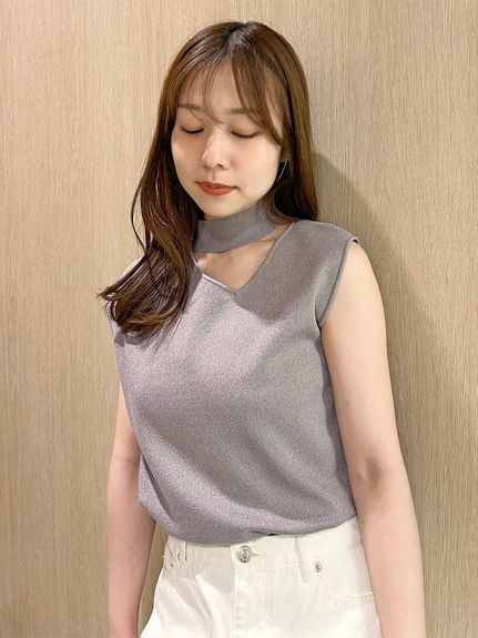 グレー
