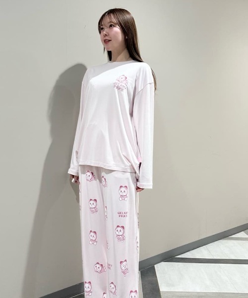 ピンク