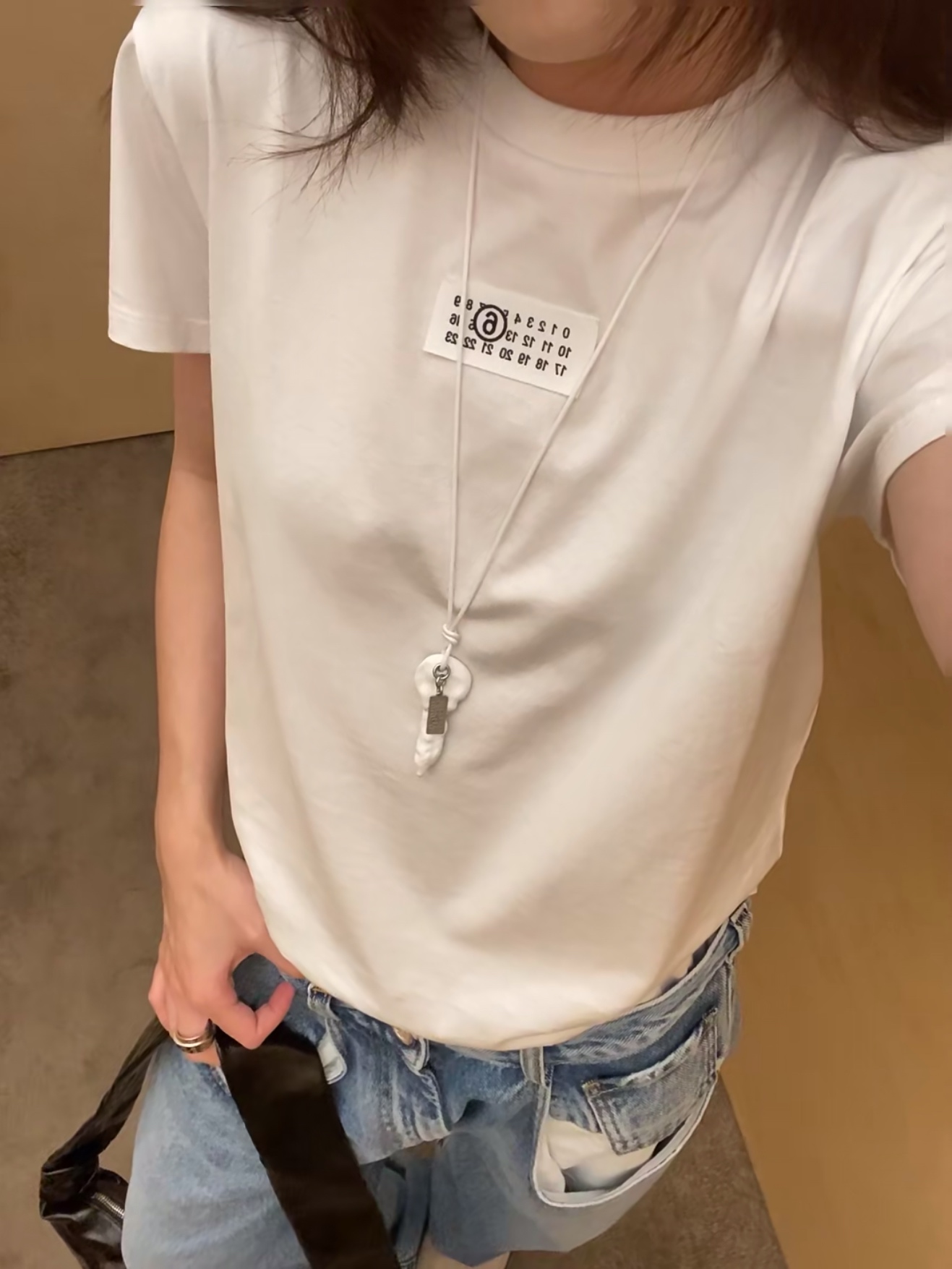 ホワイト